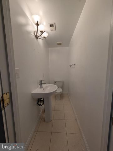 4908 QUARLES ST NE, Washington, DC 20019