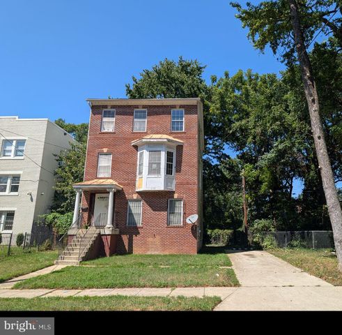 4908 QUARLES ST NE, Washington, DC 20019