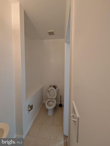 4908 QUARLES ST NE, Washington, DC 20019