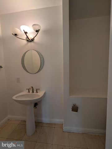 4908 QUARLES ST NE, Washington, DC 20019