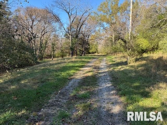 40 Crockett Road, Carbondale, IL 62901