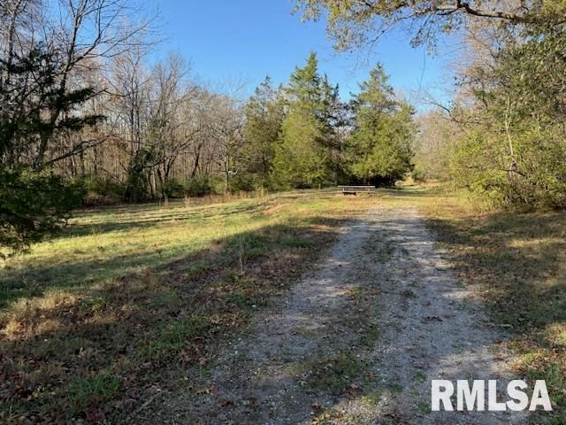 40 Crockett Road, Carbondale, IL 62901