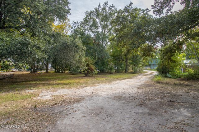 226 Milray Lane, Gulfport, MS 39507