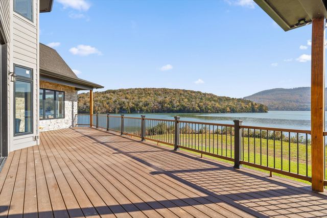 340 Edgewater Way, Jasper, TN 37347