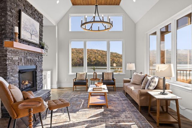 340 Edgewater Way, Jasper, TN 37347