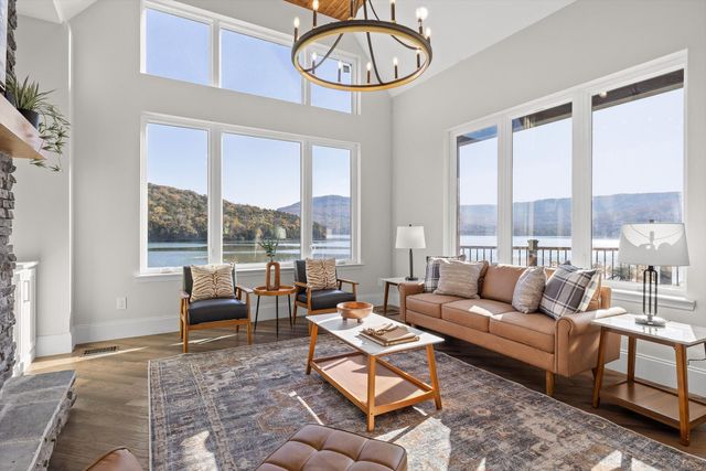 340 Edgewater Way, Jasper, TN 37347