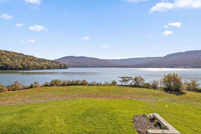 340 Edgewater Way, Jasper, TN 37347