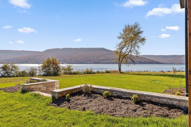 340 Edgewater Way, Jasper, TN 37347