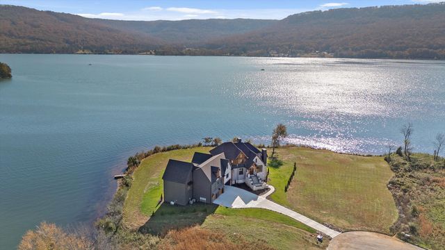 340 Edgewater Way, Jasper, TN 37347