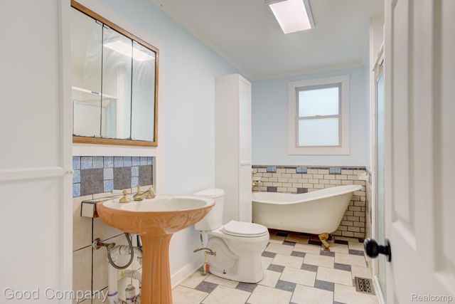 298 Oregon Street, York Charter Township, MI 48198
