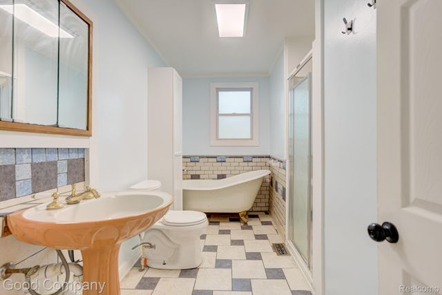 298 Oregon Street, York Charter Township, MI 48198