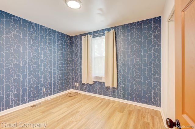 298 Oregon Street, York Charter Township, MI 48198