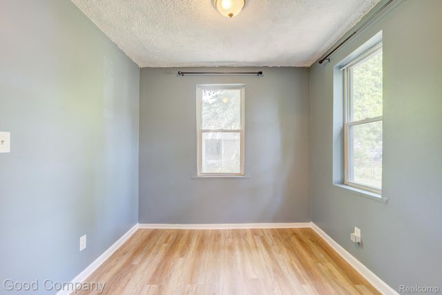 298 Oregon Street, York Charter Township, MI 48198