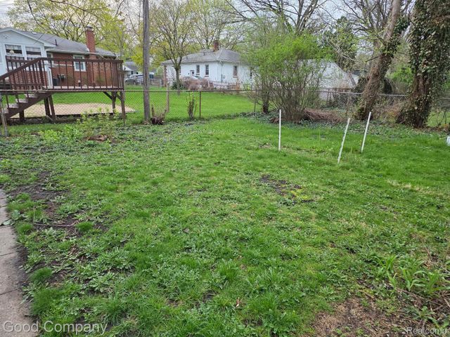 298 Oregon Street, York Charter Township, MI 48198