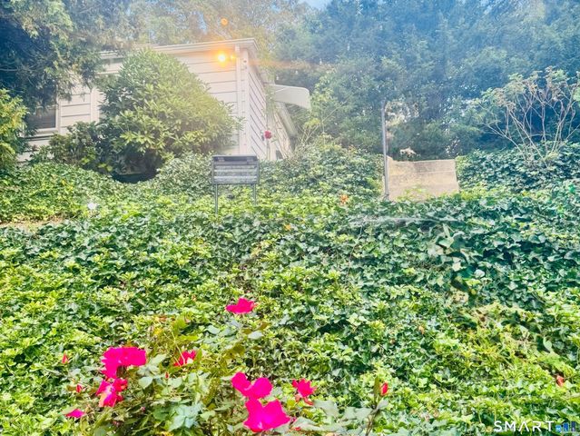 253 Kneeland Road, New Haven, CT 06512