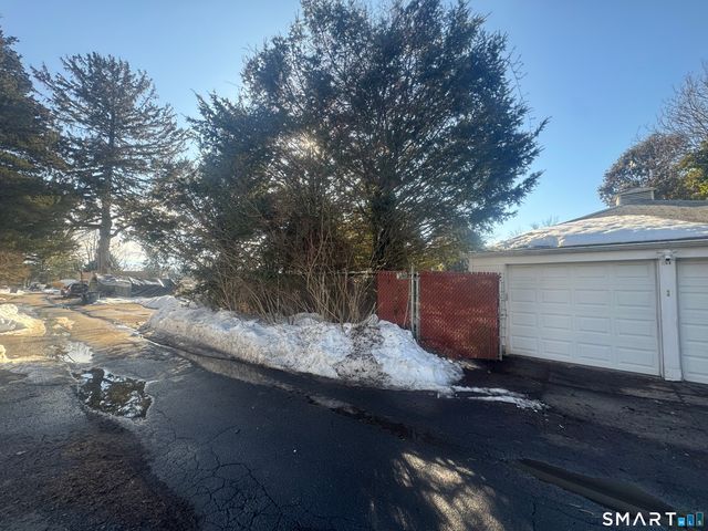 253 Kneeland Road, New Haven, CT 06512