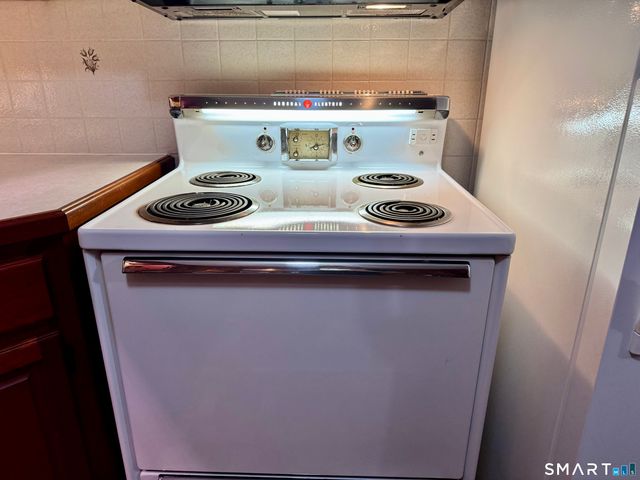 253 Kneeland Road, New Haven, CT 06512