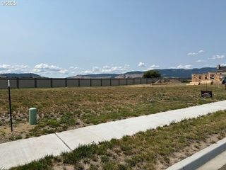 10806 Carrie Way, Island City, OR 97850