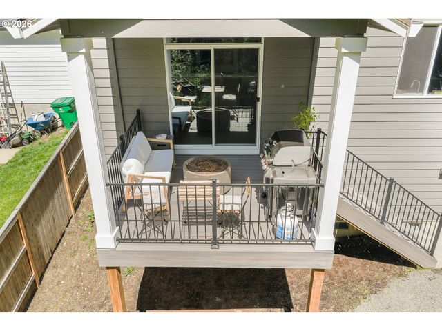2284 Ne MARIONBERRY Ln, Estacada, OR 97023