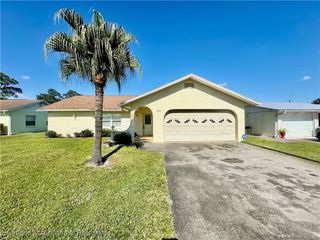 209 Loon Avenue, Sebring, FL 33870