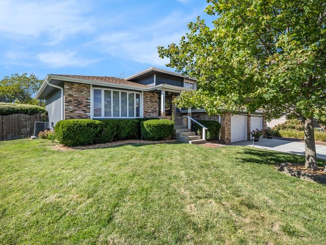 310 WILDWOOD Road, Council Bluffs, IA 51503