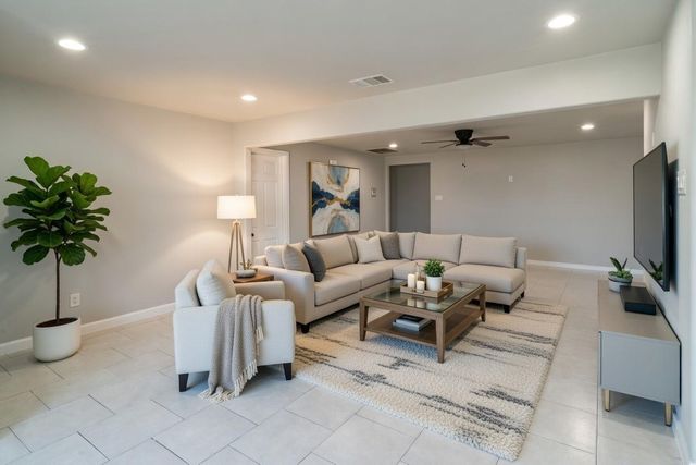 11623 Rowan Lane, Houston, TX 77072