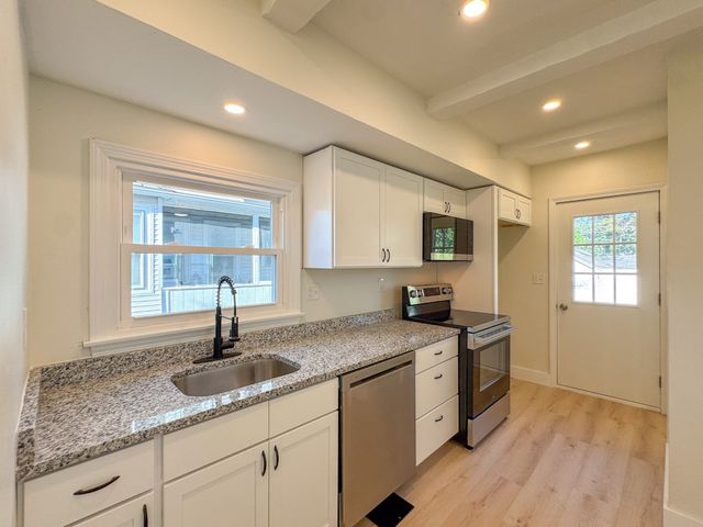 53 Stewart St, Quincy, MA 02169