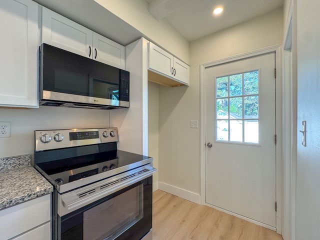 53 Stewart St, Quincy, MA 02169