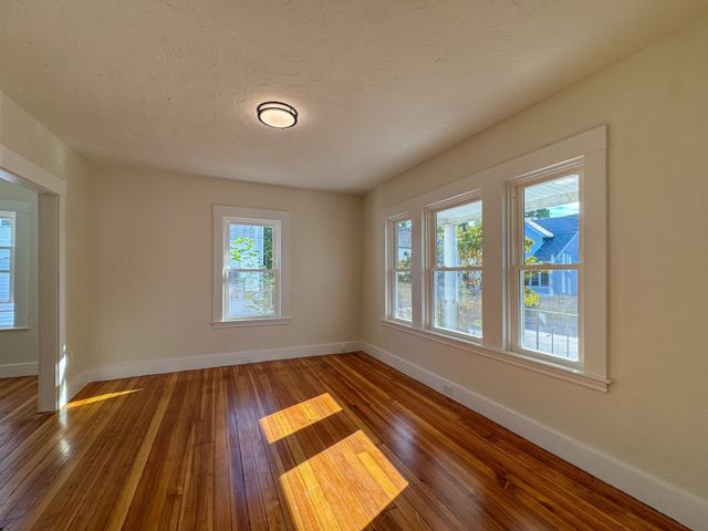 53 Stewart St, Quincy, MA 02169