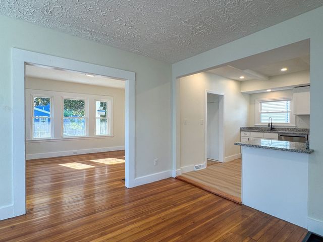 53 Stewart St, Quincy, MA 02169