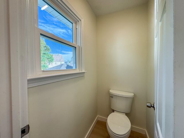 53 Stewart St, Quincy, MA 02169