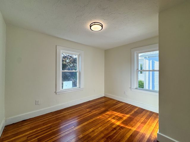 53 Stewart St, Quincy, MA 02169