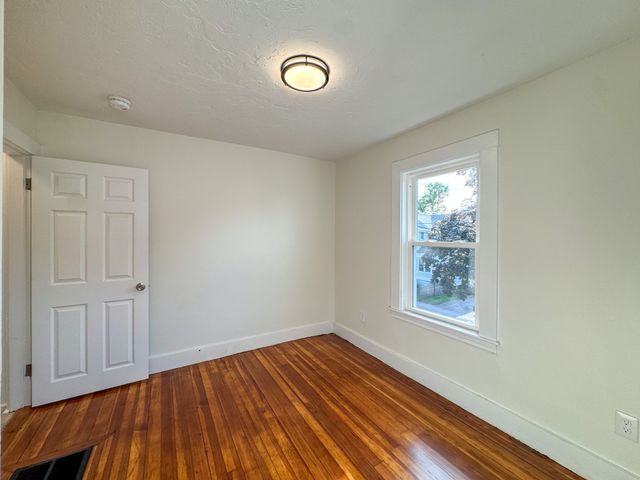 53 Stewart St, Quincy, MA 02169