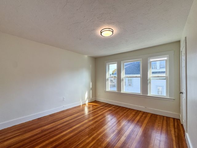 53 Stewart St, Quincy, MA 02169