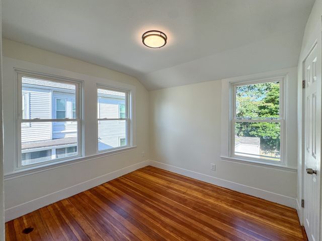 53 Stewart St, Quincy, MA 02169