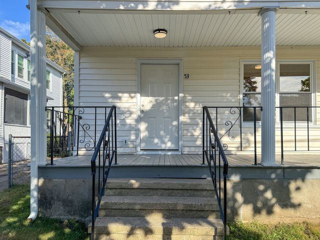 53 Stewart St, Quincy, MA 02169