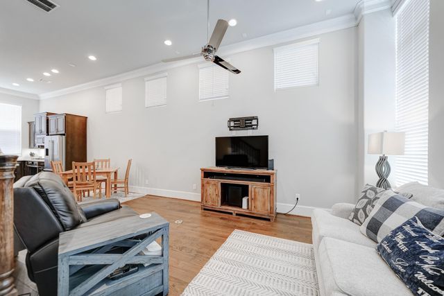 8648 Emnora Lane, Houston, TX 77080