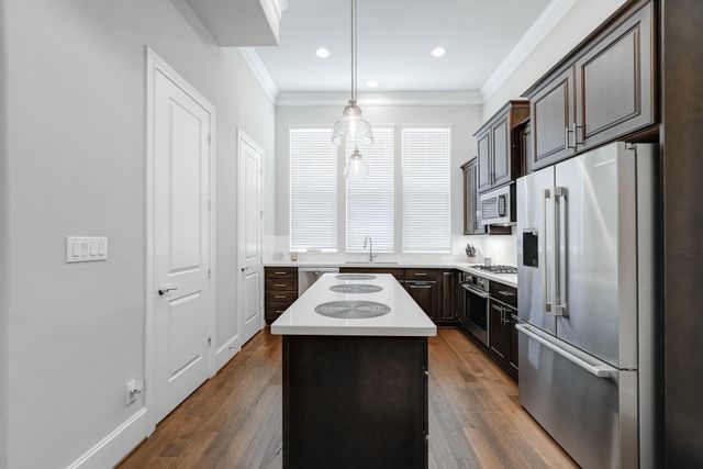 8648 Emnora Lane, Houston, TX 77080