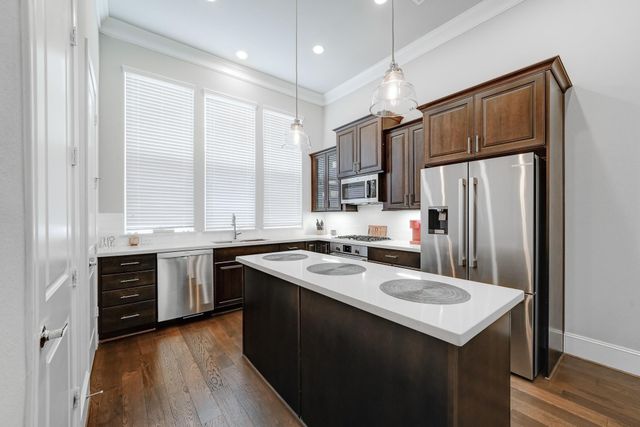 8648 Emnora Lane, Houston, TX 77080