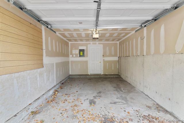14267 Vauxhall Drive, Sterling Heights, MI 48313