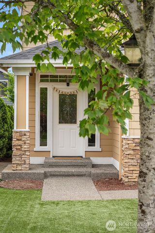 18430 42nd Avenue SE, Bothell, WA 98012
