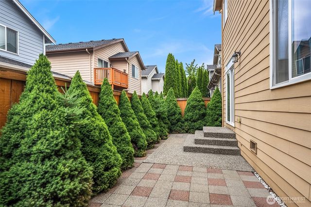 18430 42nd Avenue SE, Bothell, WA 98012