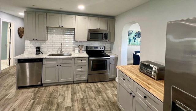 112 ROSE STREET, Venice, FL 34293