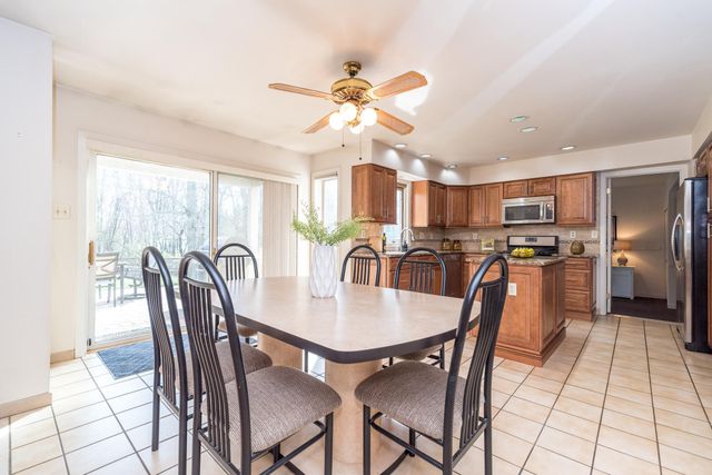 6 CHASE CIR, Fort Washington, PA 19034