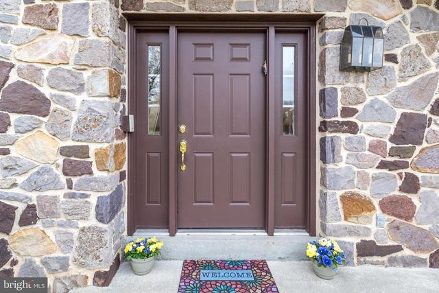 6 CHASE CIR, Fort Washington, PA 19034