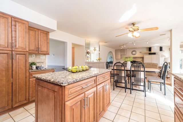 6 CHASE CIR, Fort Washington, PA 19034