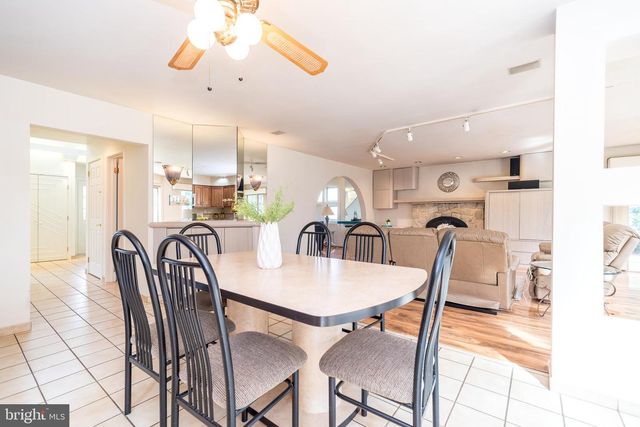 6 CHASE CIR, Fort Washington, PA 19034