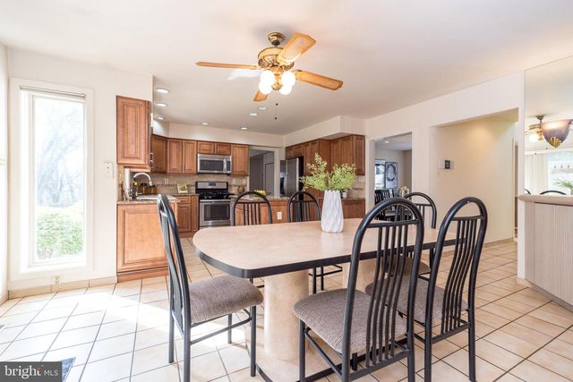 6 CHASE CIR, Fort Washington, PA 19034