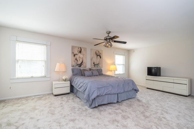 6 CHASE CIR, Fort Washington, PA 19034