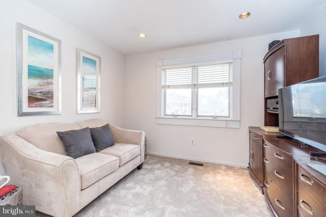 6 CHASE CIR, Fort Washington, PA 19034